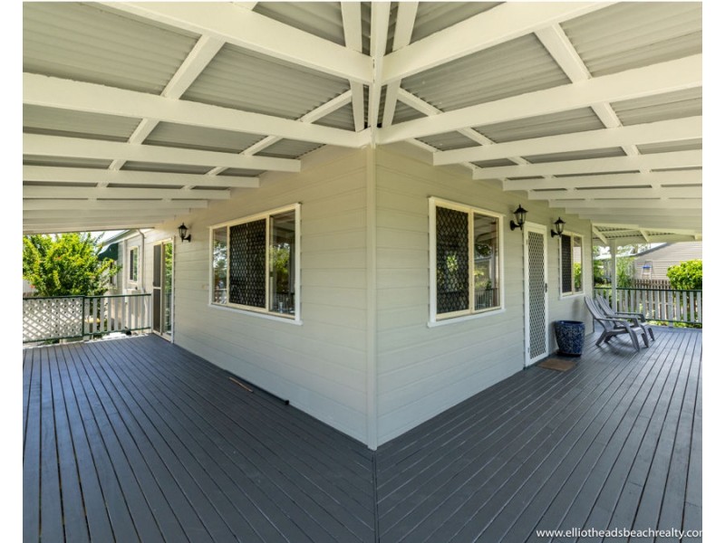 80 Sea Park Road, Burnett Heads QLD 4670