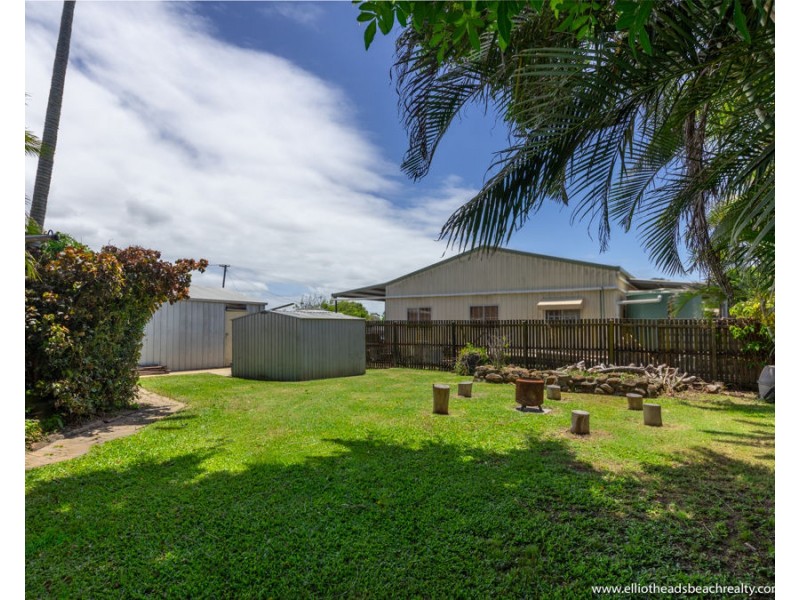 80 Sea Park Road, Burnett Heads QLD 4670