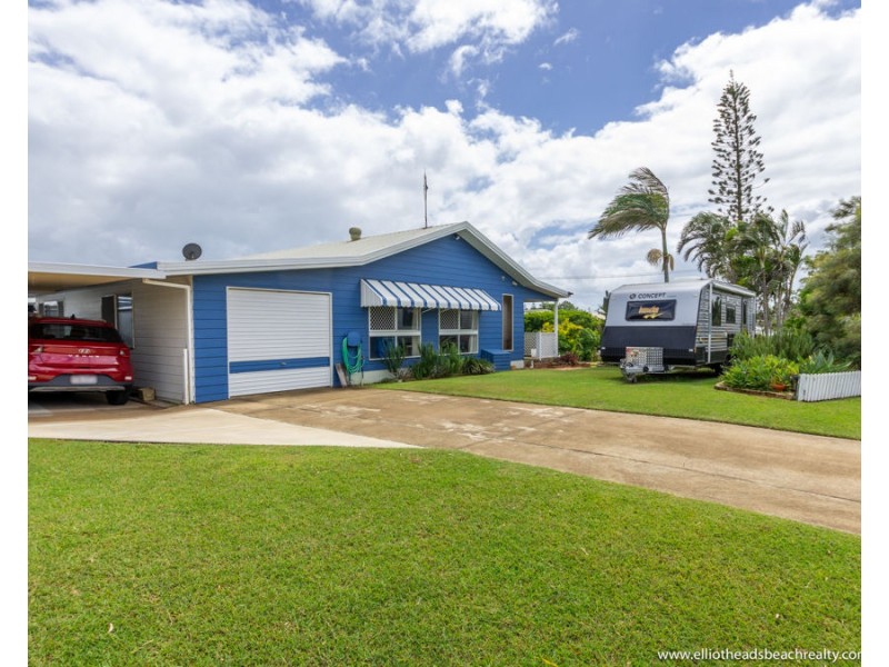 8 Blue Water Drive, Elliott Heads QLD 4670