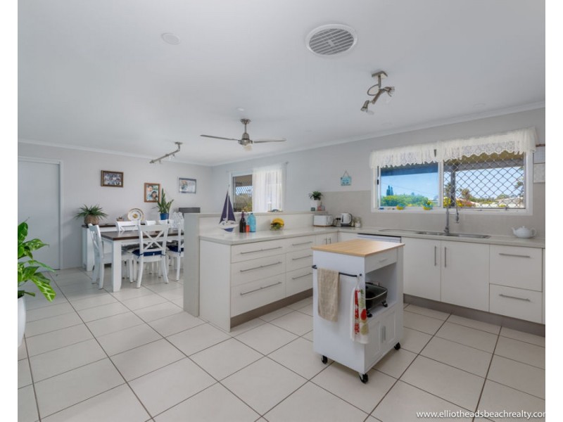 8 Blue Water Drive, Elliott Heads QLD 4670