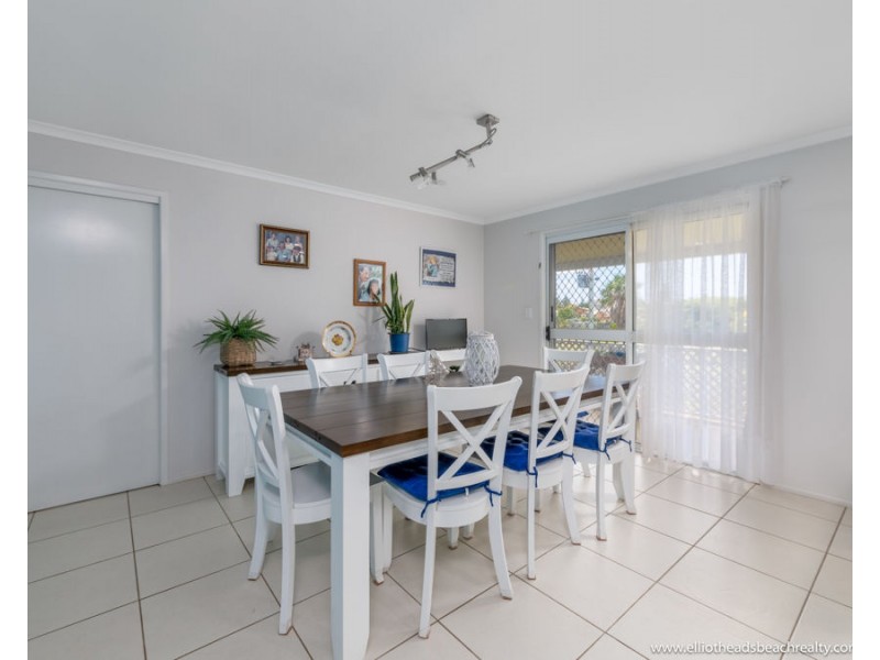 8 Blue Water Drive, Elliott Heads QLD 4670