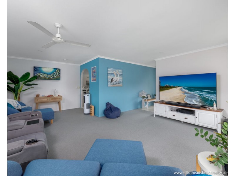 8 Blue Water Drive, Elliott Heads QLD 4670