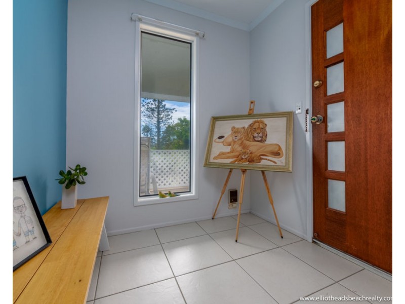 8 Blue Water Drive, Elliott Heads QLD 4670