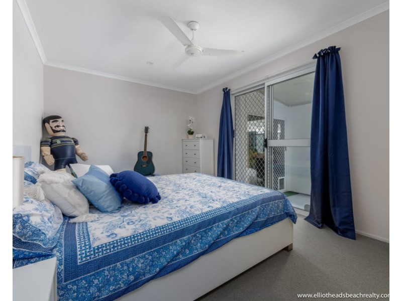 8 Blue Water Drive, Elliott Heads QLD 4670