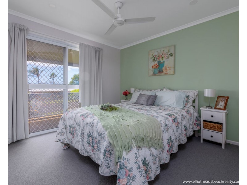 8 Blue Water Drive, Elliott Heads QLD 4670