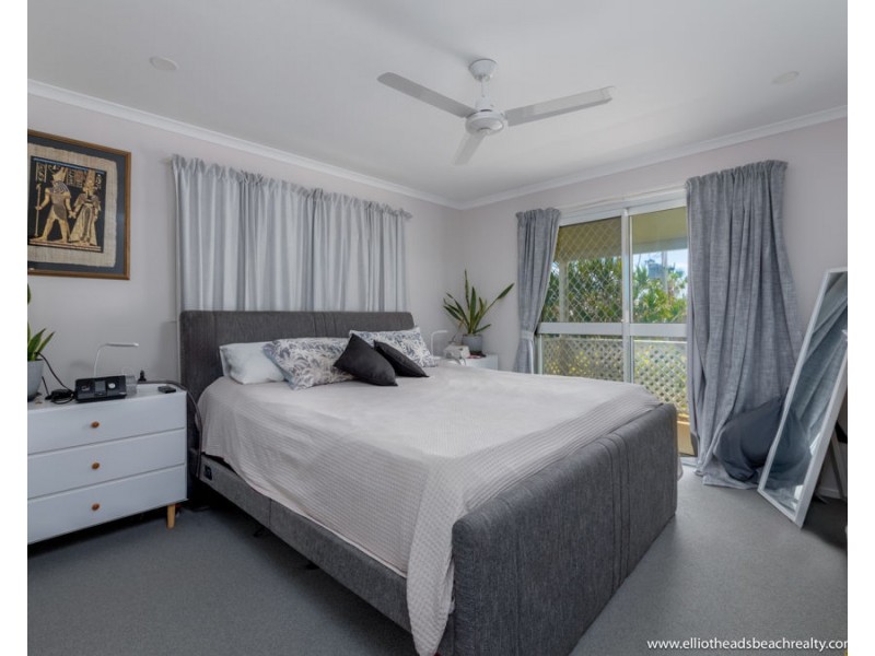 8 Blue Water Drive, Elliott Heads QLD 4670