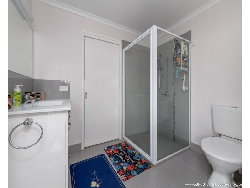 8 Blue Water Drive, Elliott Heads QLD 4670