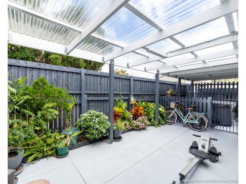 8 Blue Water Drive, Elliott Heads QLD 4670