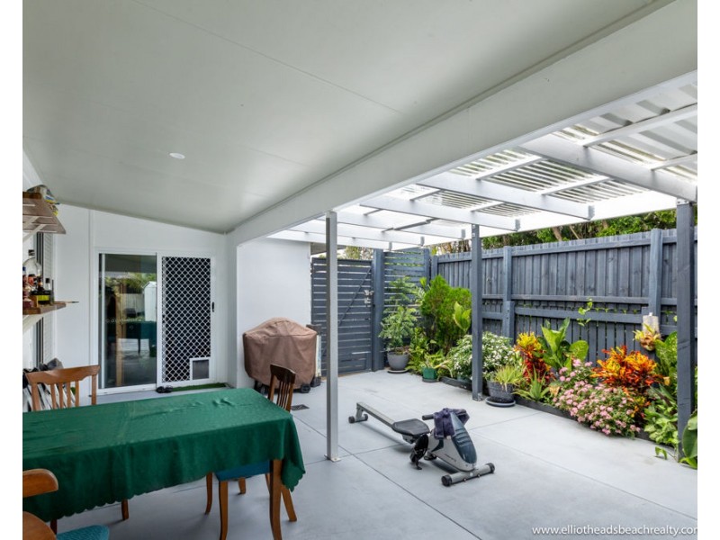 8 Blue Water Drive, Elliott Heads QLD 4670