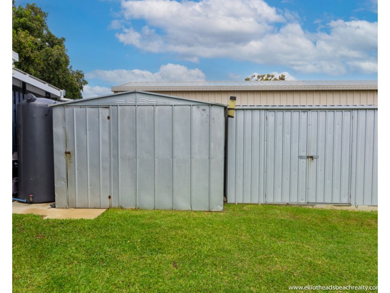 8 Blue Water Drive, Elliott Heads QLD 4670