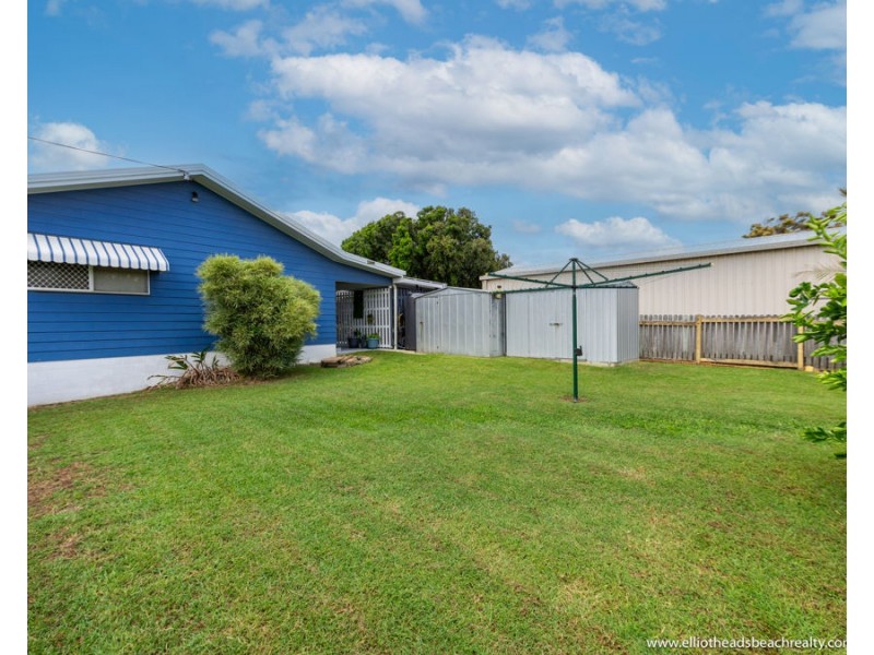 8 Blue Water Drive, Elliott Heads QLD 4670