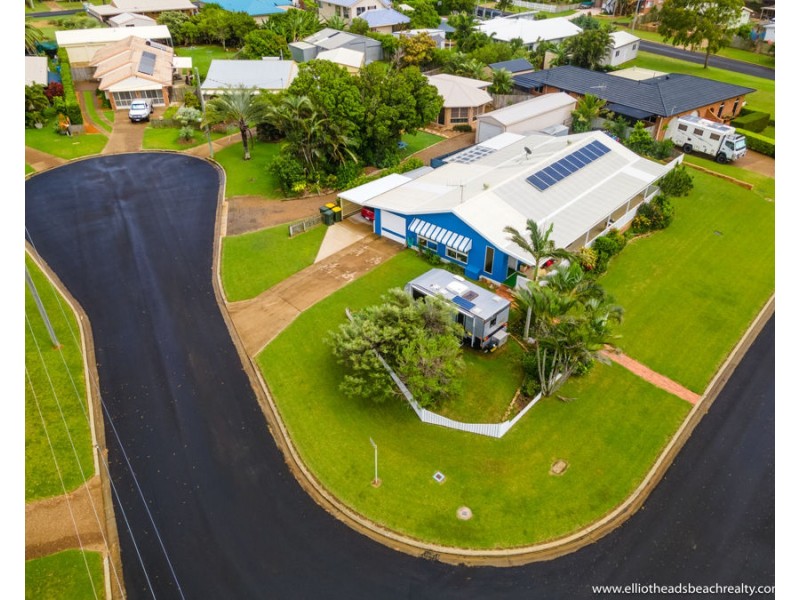 8 Blue Water Drive, Elliott Heads QLD 4670