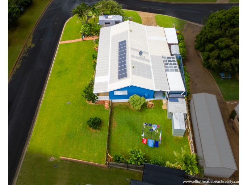 8 Blue Water Drive, Elliott Heads QLD 4670