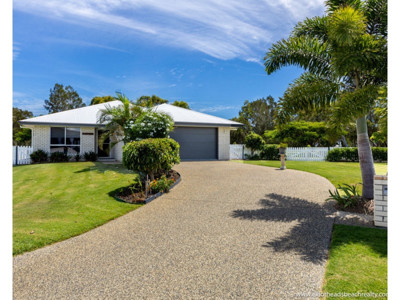 16 Betty Close, Coral Cove QLD 4670