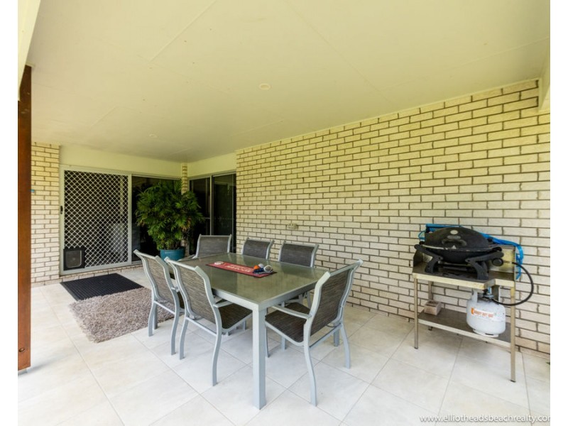 16 Betty Close, Coral Cove QLD 4670