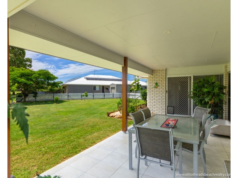 16 Betty Close, Coral Cove QLD 4670