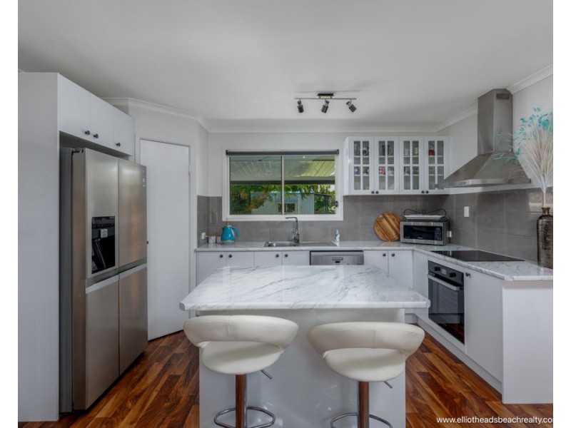 94 Sea Park Road, Burnett Heads QLD 4670