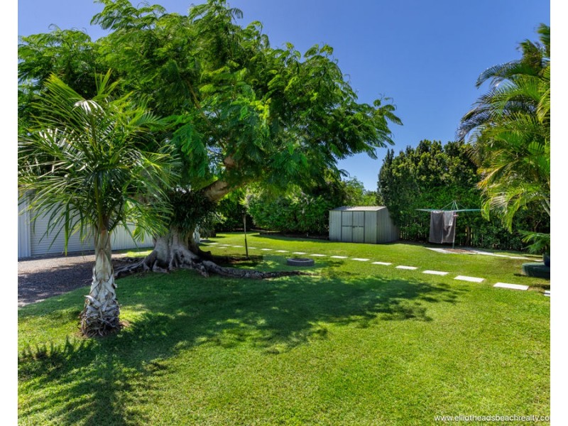 94 Sea Park Road, Burnett Heads QLD 4670