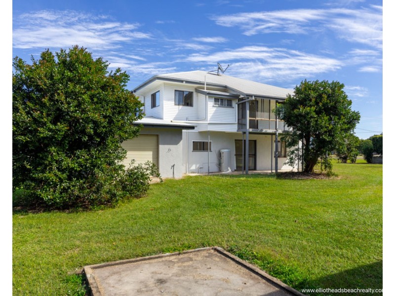 7 CORSER ST BURNETT HEADS, Burnett Heads QLD 4670