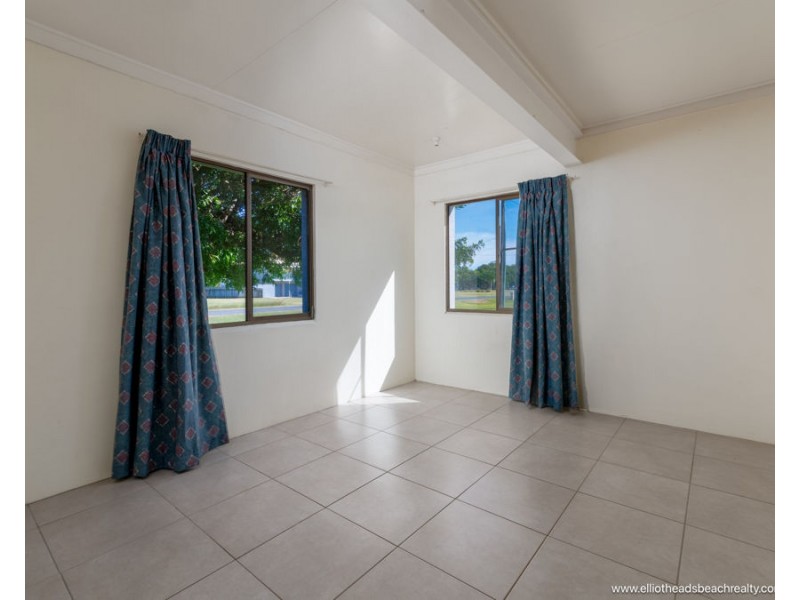 7 CORSER ST BURNETT HEADS, Burnett Heads QLD 4670