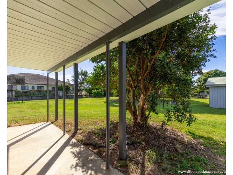 7 CORSER ST BURNETT HEADS, Burnett Heads QLD 4670