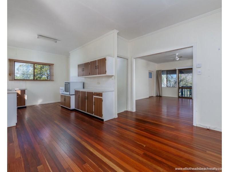 7 CORSER ST BURNETT HEADS, Burnett Heads QLD 4670