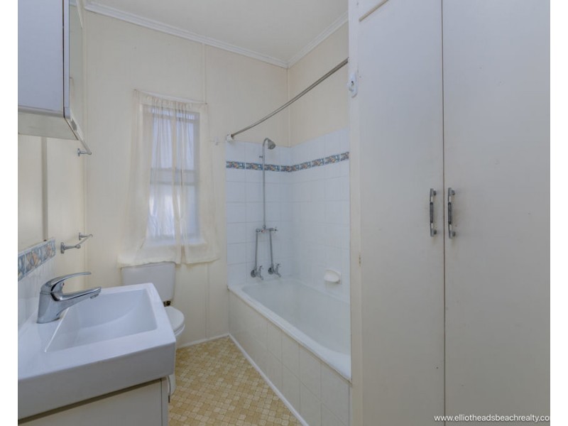 7 CORSER ST BURNETT HEADS, Burnett Heads QLD 4670