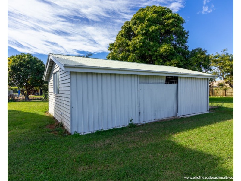 7 CORSER ST BURNETT HEADS, Burnett Heads QLD 4670