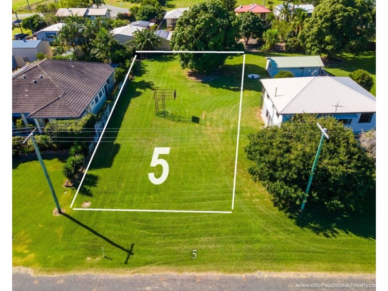 5 CORSER ST BURNETT HEADS, Burnett Heads QLD 4670
