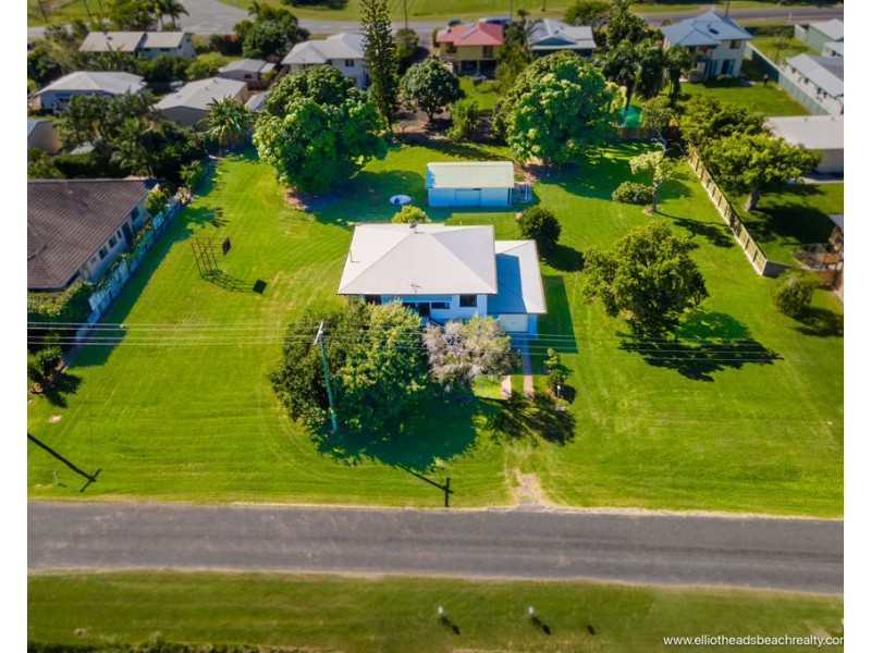 9 CORSER ST BURNETT HEADS, Burnett Heads QLD 4670
