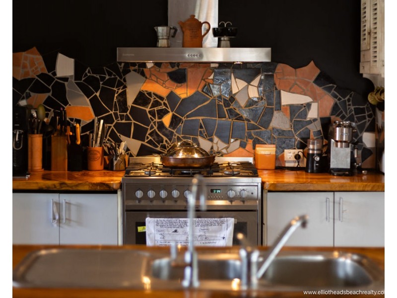 76 Bathurst Street, Elliott Heads QLD 4670