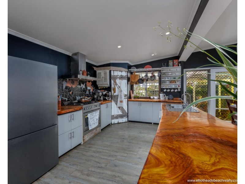 76 Bathurst Street, Elliott Heads QLD 4670