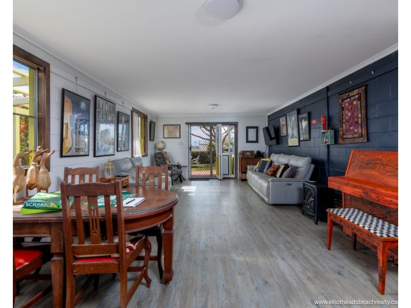 76 Bathurst Street, Elliott Heads QLD 4670