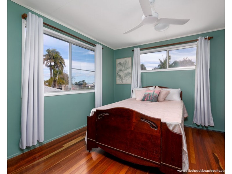 76 Bathurst Street, Elliott Heads QLD 4670