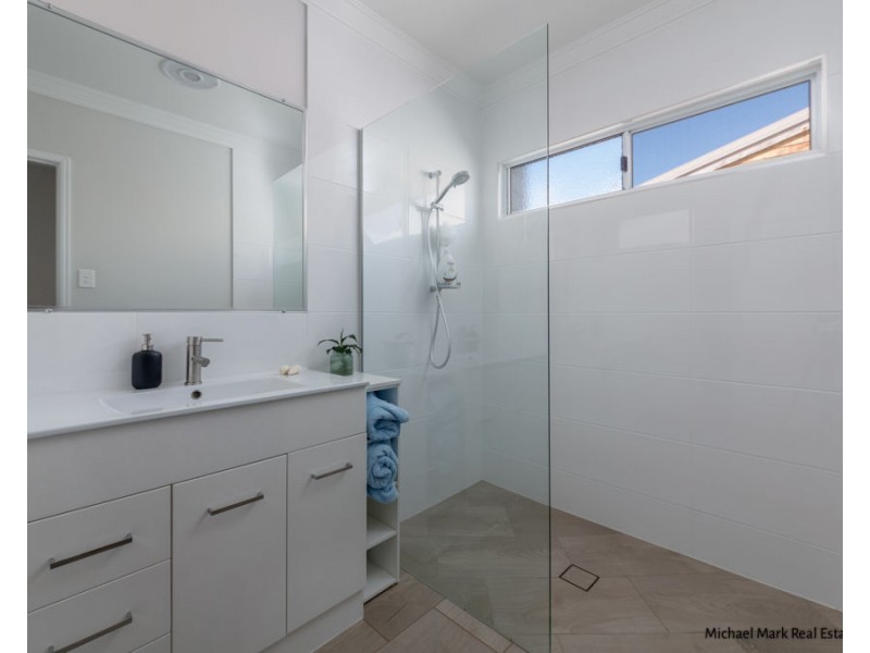 24 Moore Street, Elliott Heads QLD 4670
