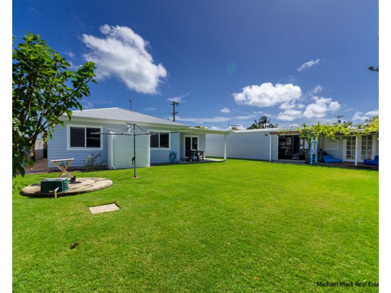 24 Moore Street, Elliott Heads QLD 4670
