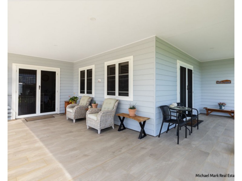 24 Moore Street, Elliott Heads QLD 4670