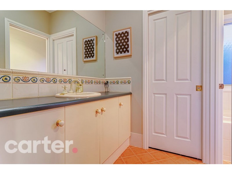 2 Peppermint Grove, Aberfoyle Park SA 5159