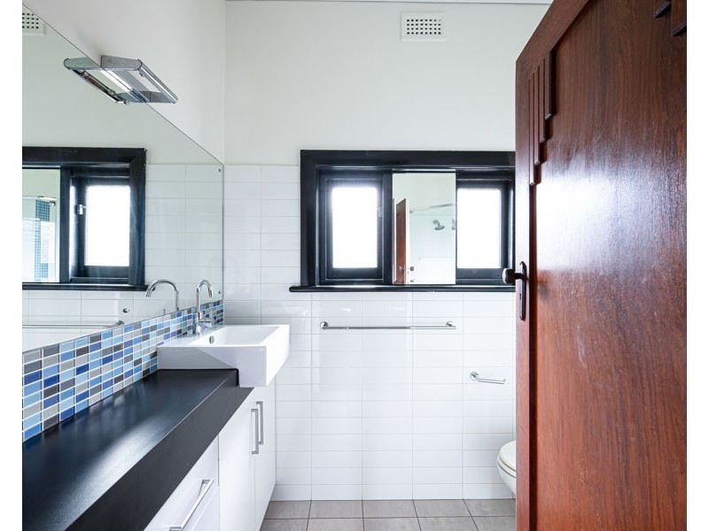 5 Price Ave, Lower Mitcham SA 5062