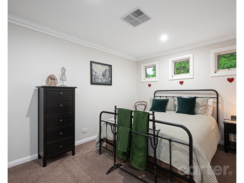 1B Hewitt Ave, Linden Park SA 5065
