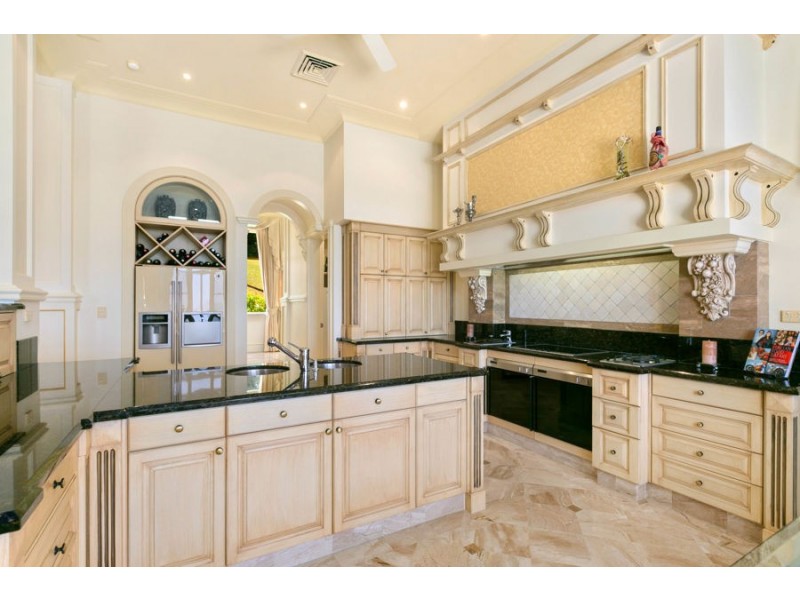 21 Knott Court, Whitfield QLD 4870