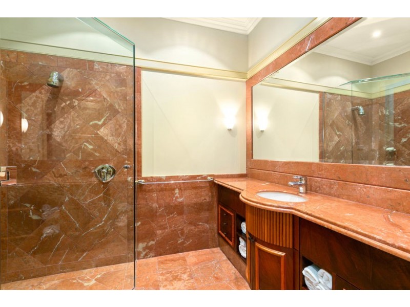 21 Knott Court, Whitfield QLD 4870