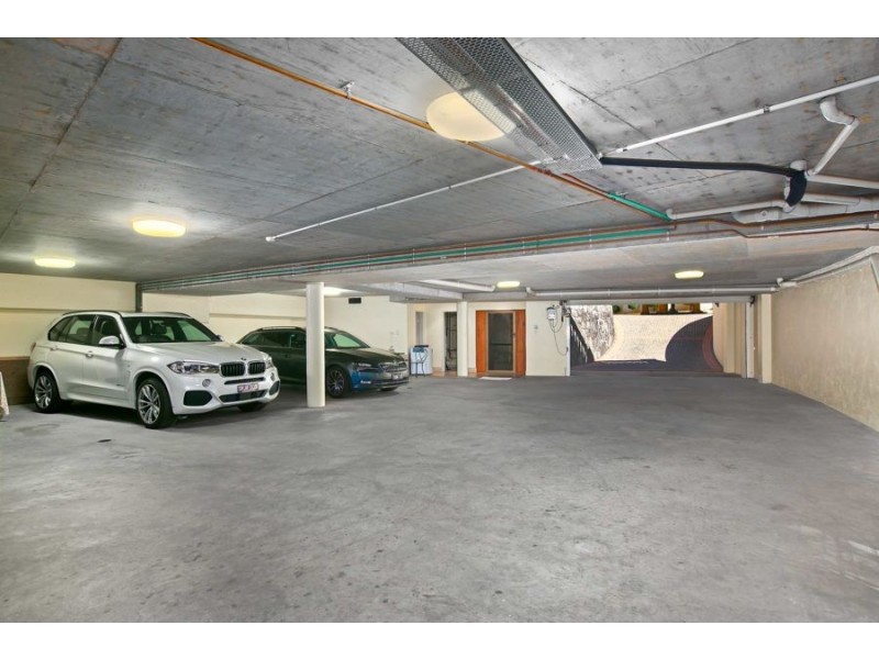 21 Knott Court, Whitfield QLD 4870