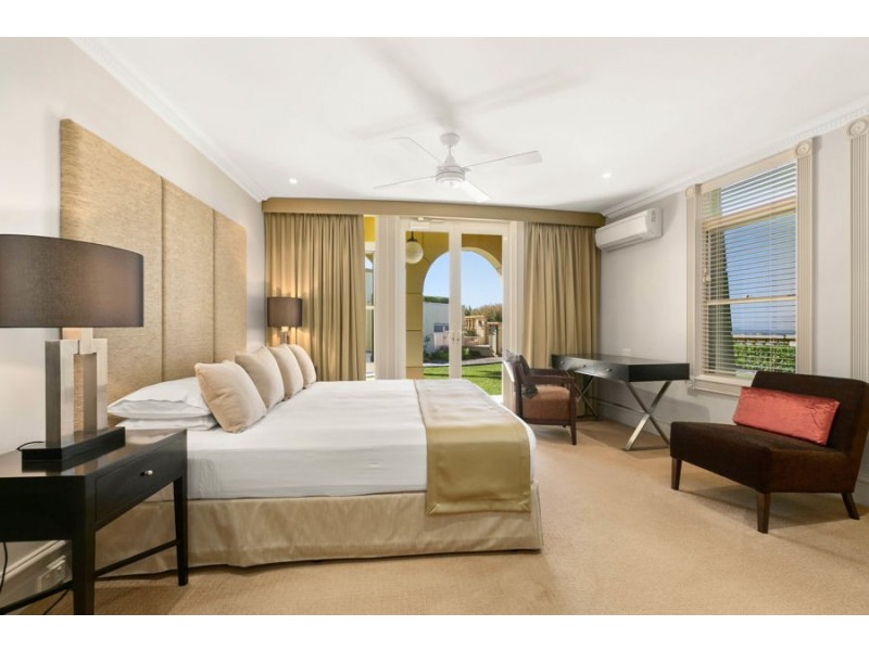 21 Knott Court, Whitfield QLD 4870