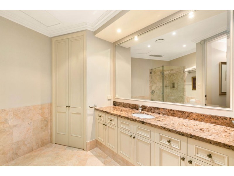 21 Knott Court, Whitfield QLD 4870