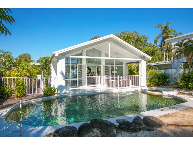 40 Hibiscus Lane, Holloways Beach QLD 4878