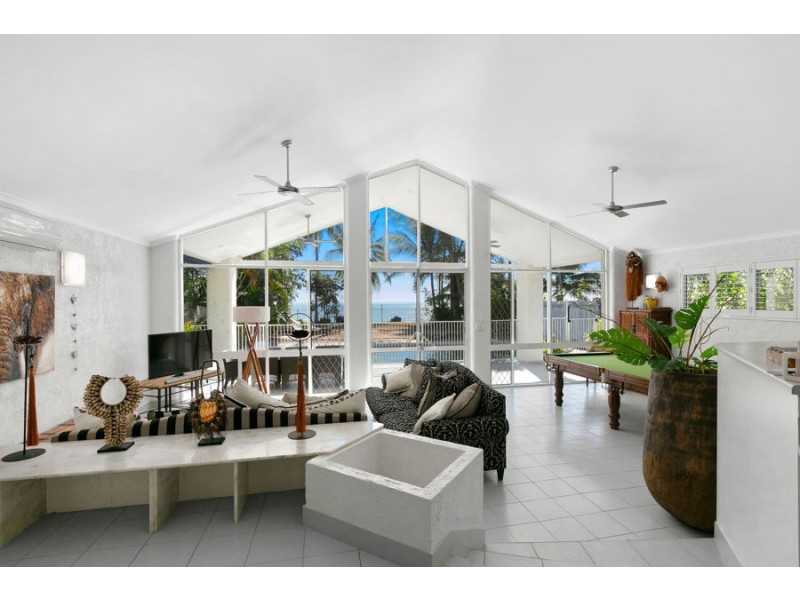 40 Hibiscus Lane, Holloways Beach QLD 4878