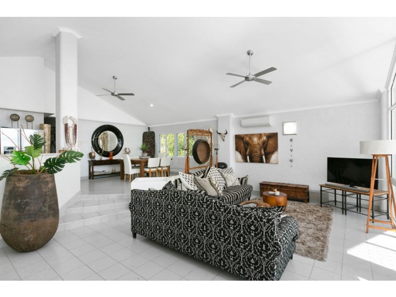 40 Hibiscus Lane, Holloways Beach QLD 4878