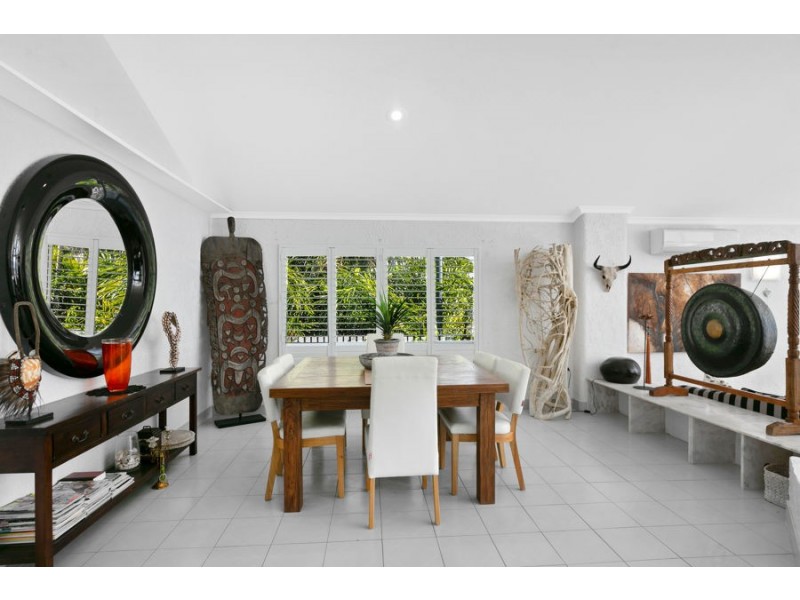 40 Hibiscus Lane, Holloways Beach QLD 4878