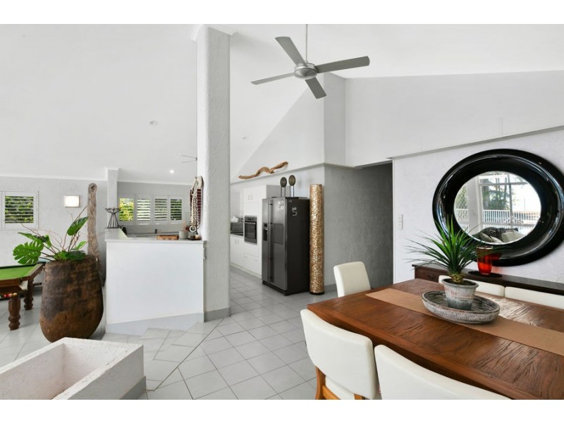 40 Hibiscus Lane, Holloways Beach QLD 4878